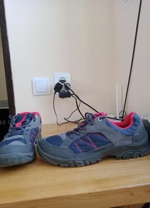 Кроссовки женские