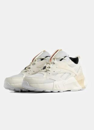 Светлые женские нюдовые кроссовки reebok aztrek double mix 40 размер