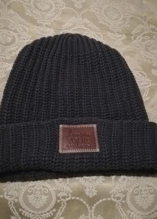 Продам стильную шапку.