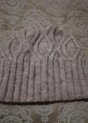 Продам тёплую шапку.