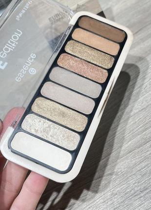 Essence палетка теней