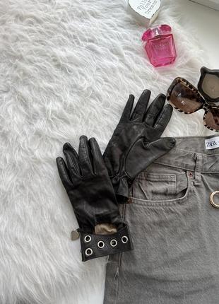 Ідеальні чорні шкіряні перчатки moschino
