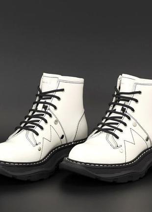 Женские кожаные демисезонные ботинки alexander mcqueen boots