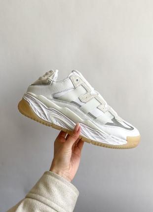 Женские спортивные кроссовки кроссовки адедас adidas niteball white beige