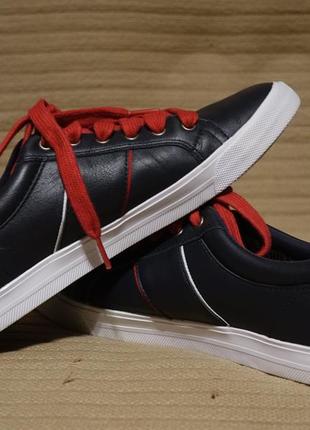 Элегантные темно-синие фирменные кожаные кроссовки tommy hilfiger сша 41 р.( 26 см.)