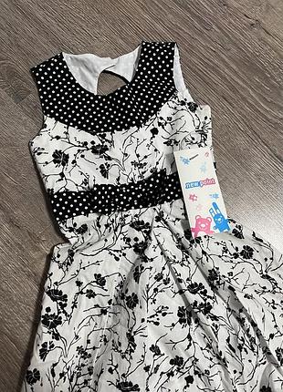 Платье в черно белом цвете новое, без дефектов р.110