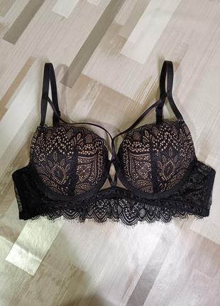 Бюстгальтер с партупеями и пуш-ап
