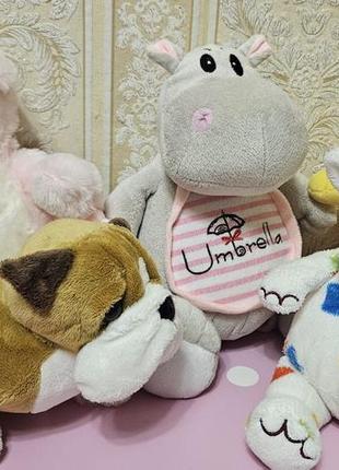 Набор различных игрушек