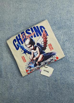Футболка chasing paper dreams