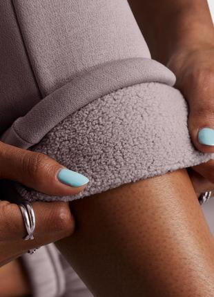 Женские пудровые спортивные штаны ua armour flc pro gym pt 1386506-0154 фото