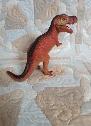 Динозавр тирекс