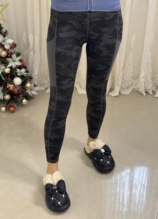 Женские спортивные лосины. камуфляжные. размер хс fabletics