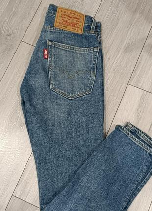 Продам джинсы оригинал levis в идеальном состоянии .