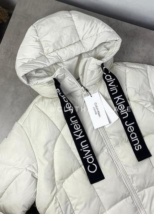 Женская куртка calvin klein (s оверсайз)