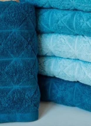 Полотенца махровые лицевые и банные