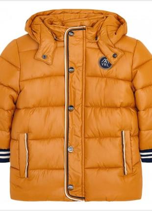 Зимнее-демисезонная куртка от mayoral на рост 116-122 см на 7 лет