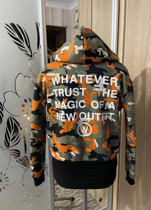 Класний, яскравий бомбер zara 44-46 розмір