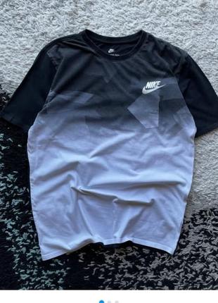 Оригінальна футболка nike