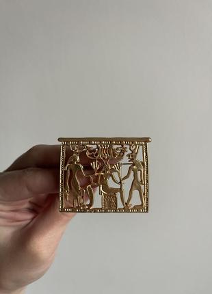 Металлическая брошь египет