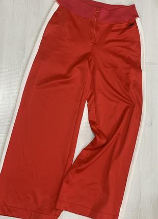 Брендові червоні спортивні брюки штани плаццо з лампасами sweaty betty london