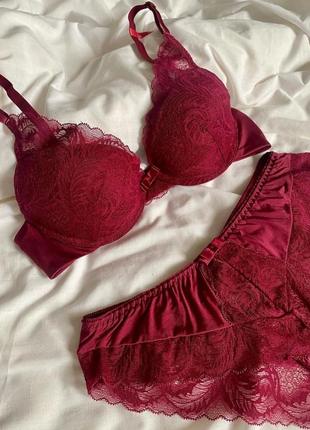 Кружевной комплект