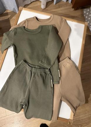 Продам два детских костюма