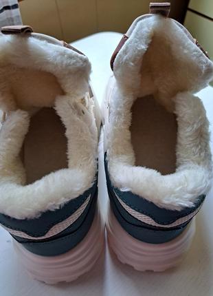 Женские зимние кроссовки