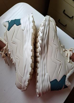 Женские зимние кроссовки