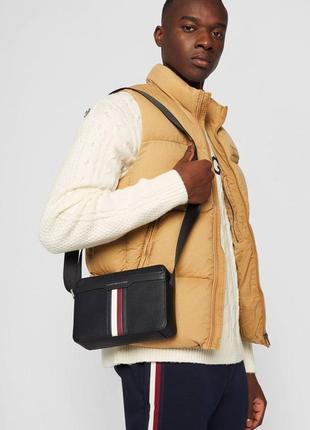 Сумка tommy hilfiger черная / мессенджер