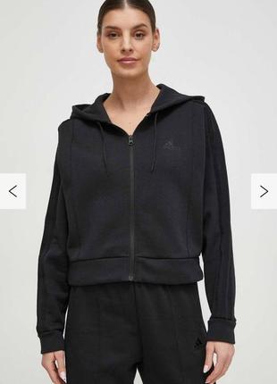 Женский спортивный костюм из коллекции adidas