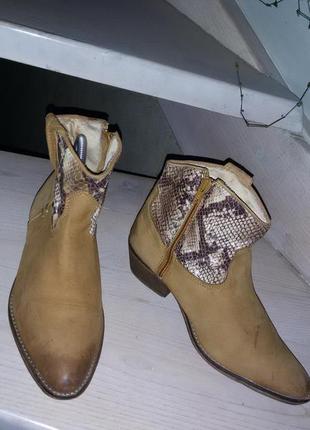 Royal chicks - замшеві черевики  р. 39 (25,3см)