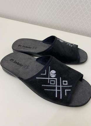 Мужские тапочки с открытыми пальцами inblu, замшевая стелька.