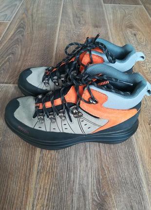 Ортопедичне жіноче взуття kubun