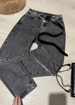 Крутезні джинси мом із високою посадкою shein