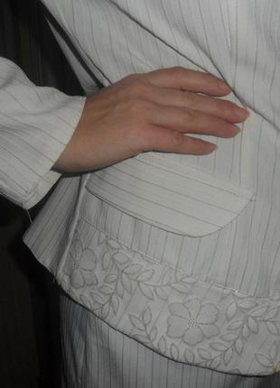 Женский белый юбочный костюм5 фото