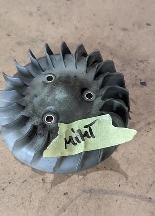 Крыльчатка обдува двигателя yamaha mint