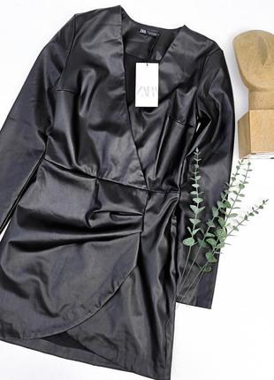 Короткое платье экокожа от zara, размер s
