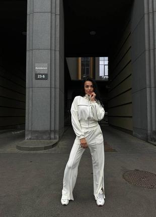 Красивый спортивный костюм женский велюр плюш
