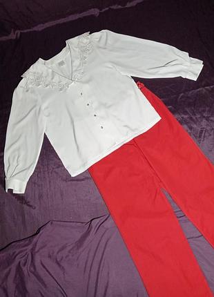 Блуза белого цвета свободного кроя, рукава буфы, интересный воротник с вышивкой, винтаж