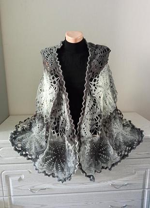 Шаль вязаная, удобная работа.handmade.