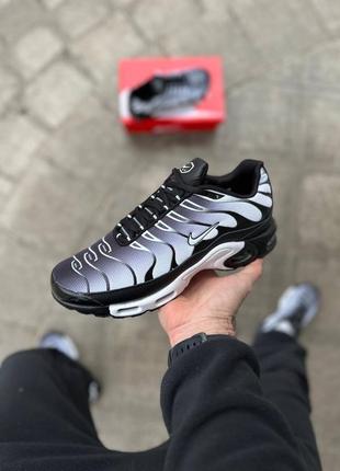 Кросівки nike air max plus tn у п'яти кольорах