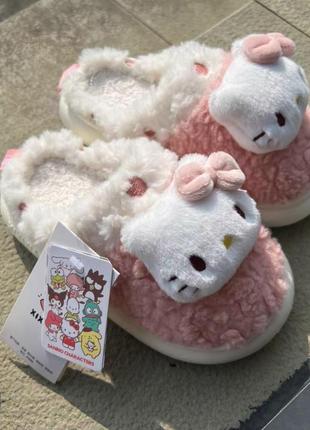 Рожеві теплі домашні капці з хелоу кітті hello kitty