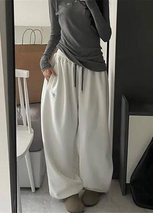 Женские спортивные штаны