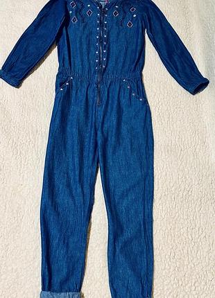 Джинсовий брендовий комбінезон-вишиванка з довгими рукавами на блискавці lili marelle (франція)