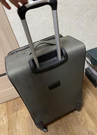 Продам чемодан, чемодан.