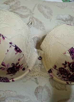 Бюстгалтер