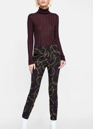Брюки /брюки zara с принтом «цепь «