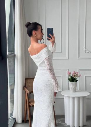 Изысканное гипюровое платье макси со спущенными плечами