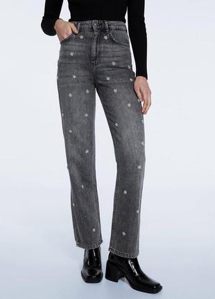 Джинси зі стразами від stradivarius