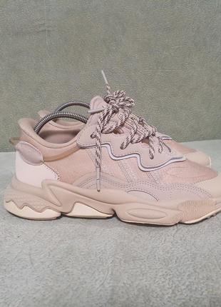 Кроссовки adidas ozweego с дефектом